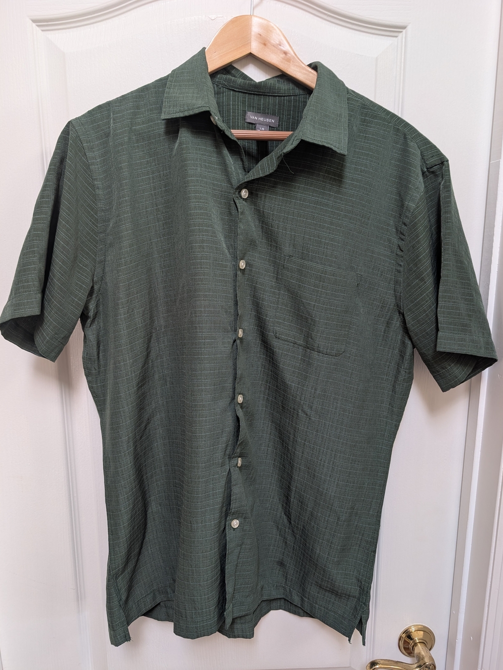 Van Heusen Men’s L Green Textured Short Sleeve Button Down Shirt